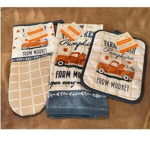 Autumn Harvest, Farm Market Pumpkins & Trucks Kitchen Acessories-NWT